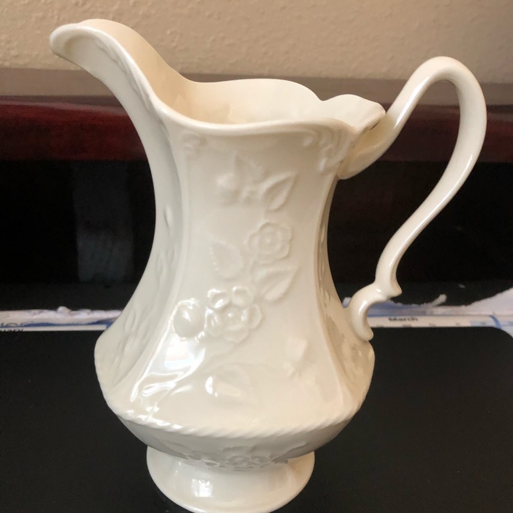 Lenox Creamer